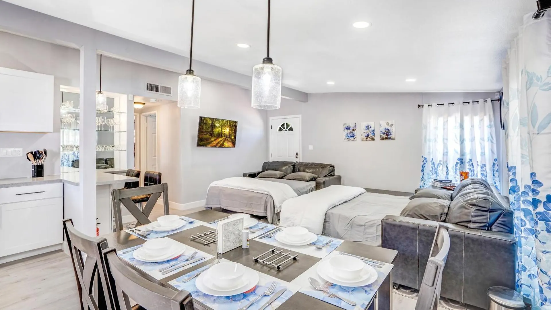 לאס וגאס Fully Remodeled, Landscaped, King Beds, Desk Space בית נופש